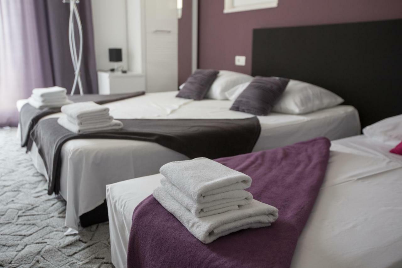Luxury Apartment With Private Heated Pool ชิเบนิก ภายนอก รูปภาพ
