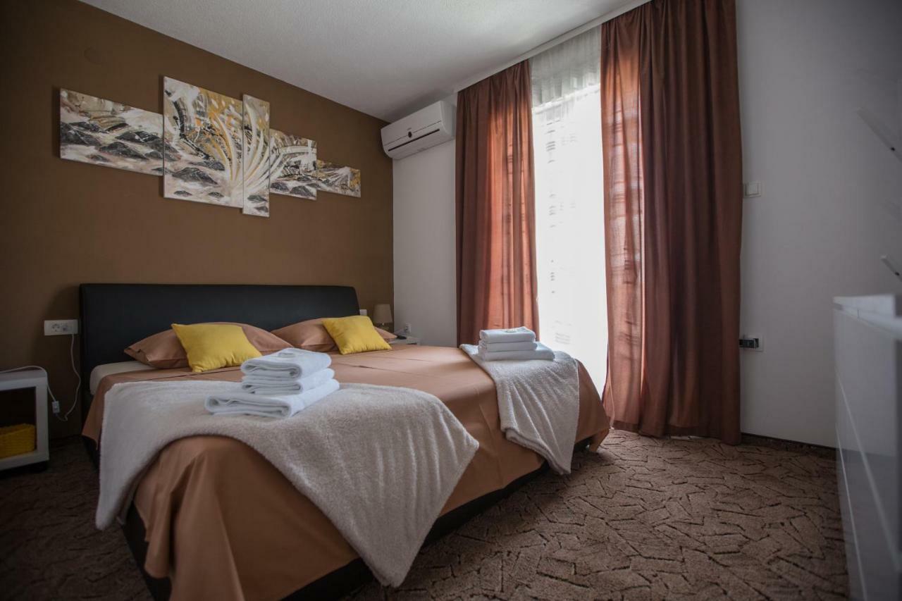 Luxury Apartment With Private Heated Pool ชิเบนิก ภายนอก รูปภาพ